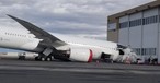 Dreamliner mit der Nase am Boden: Unfall im Stand.