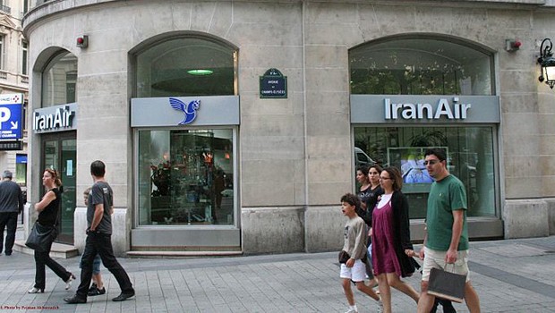 Büro von Iran Air an den Champs Elysées in Paris: Vom Iata-System abgehängt.