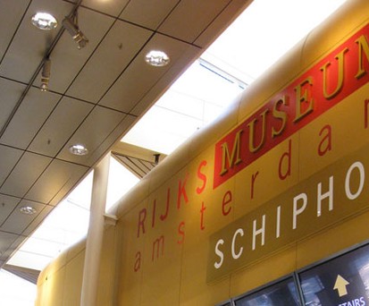 Platz fünf der besten: Amsterdam Schiphol - Transitpassagiere schätzen den Ruhebereich. Und wer nicht schlafen kann, kann sich im Museum die Zeit vertreiben.