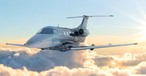 In der Embraer Phenom 100 Ev finden 4 bis 7 Passagiere Platz.