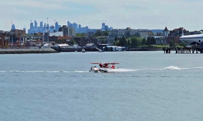 Wasserflugzeug kollidiert in Vancouver mit Boot