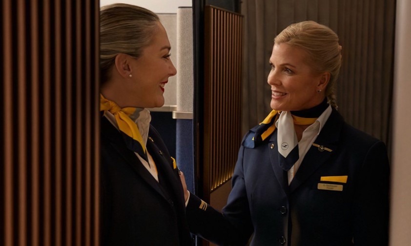 Flugbegleiterinnen von Lufthansa in der Allegris First Class: Bald auch weiter hinten im Flugzeug im Einsatz.