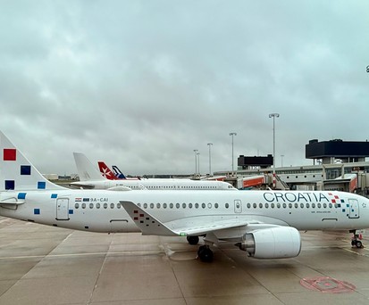 Airbus A220 von Croatia Airlines: Die Fluggesellschaft muss sparen.