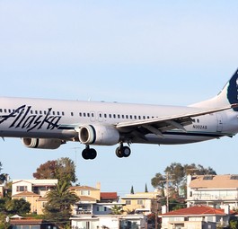 alaksa airlines boeing 737 900 n302as
