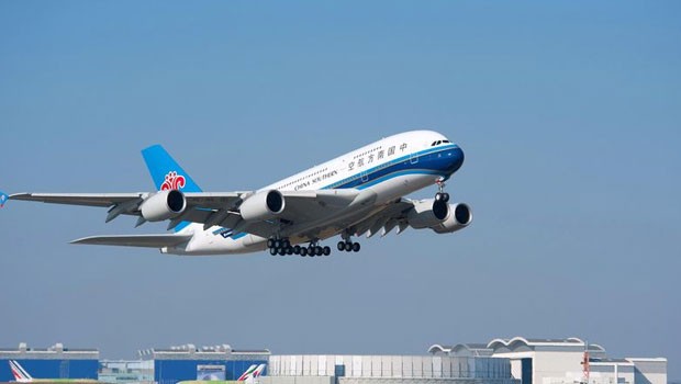 Auch Platz 5 fehlt, dafür gibt es zwei Mal Platz 4: Jeddah - Dubai mit Emirates und Chengdu - Peking mit China Southern, 2:40 Stunden.