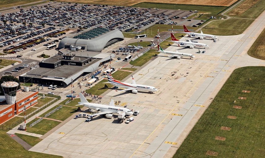 Flughafen Brünn aus der Luft: Die Region sucht eine Airline, die regelmäßig nach Frankfurt fliegt.