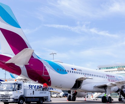 Jets von Eurowings und Ryanair in Köln/Bonn: Wichtige Billigflieger am Airport aktiv.