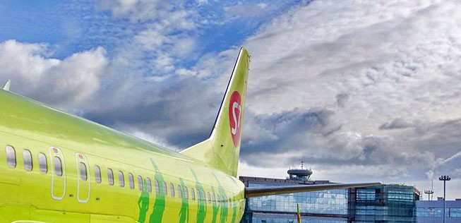 Flieger von S7 Airlines: Bald fliegt die Fluglinie auch mit Embraers.