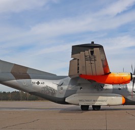 Die Transall C-160 mit dem militärischen Kennzeichen 50+40 ...