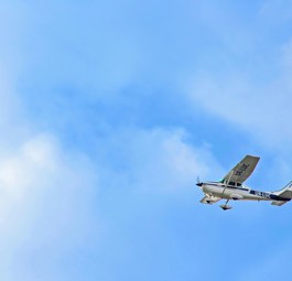 Cessna 182 in der Luft: Im deutschen Luftraum entstehen mehr Sperrzonen.