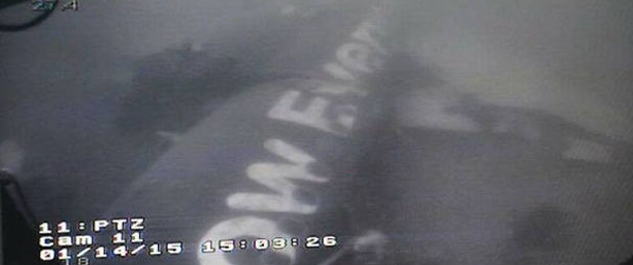 Der Rumpf des A320 von Air Asia: Er bleibt wohl für immer auf dem Boden der Javasee.