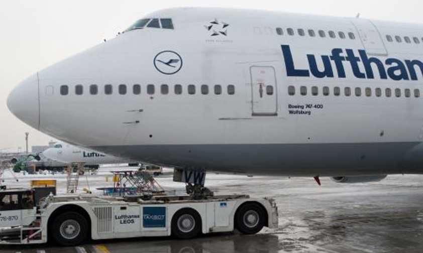 Versuchsreihe in Frankfurt: Erste TaxiBots werden von der Lufthansa getestet.