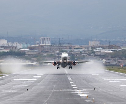 Landebahn in Zvarnots: Mit 3850 Metern groß genug für alle gängigen Verkehrsflugzeuge.