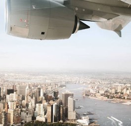 Lufthansa-Flieger über New York: Tickets kann man bei Airbnb kaufen.