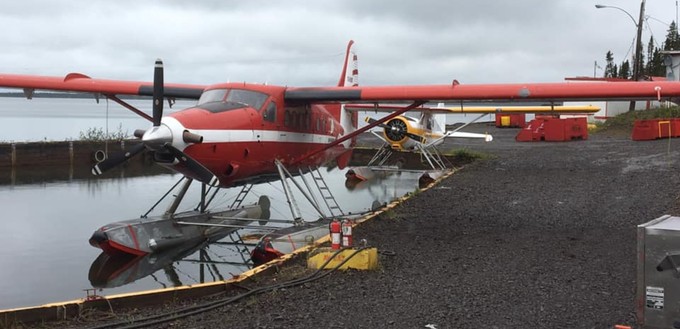 Anfang Dezember teilte die kanadische Air Saguenay mit, dass sie den Betrieb im nächsten Jahr nicht wieder aufnehmen wir. Die Fluggesellschaft verkauft ihre Flotte, die vor allem aus de Havilland Beaver und Otter besteht. Grund für das Ende ist laut der Airline das Verbot der Karibu-Jagd sowie eine Klage von Hinterbliebenen der Opfer eines Absturzes im vergangenen Juli. Die vor 40 Jahren gegründete Regionalairline hatte hauptsächlich abgelegene Orte im nördlichen Kanada bedient.