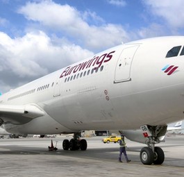 Ein Airbus A330 in Eurowings-Lackierung: Die Fluggesellschaft muss in den USA 225.000 Dollar Strafe zahlen.