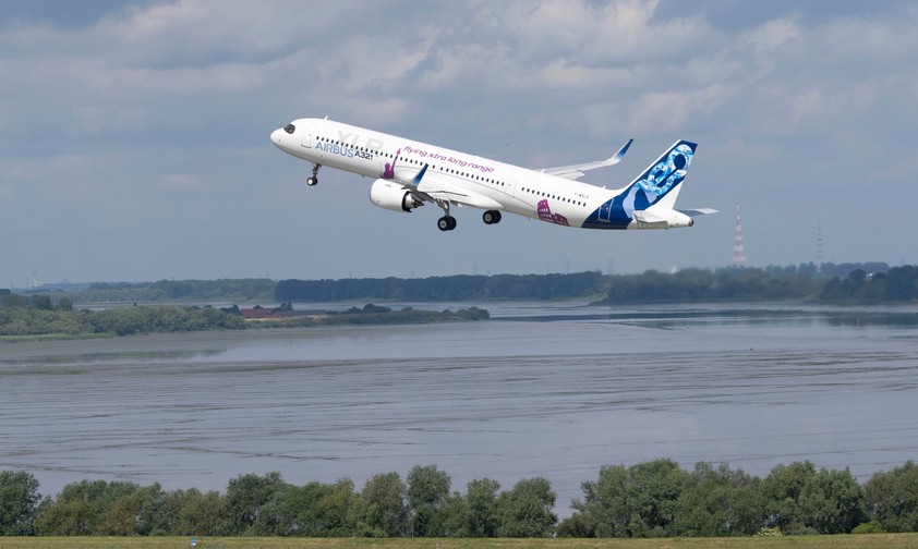Airbus A321 XLR beim Erstflug 2022: Lufthansa denkt über das Flugzeug nochmal nach.