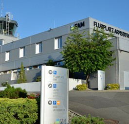 Flugplatz Arnsberg: Hier steht das Flugzeug von Friedrich Merz.