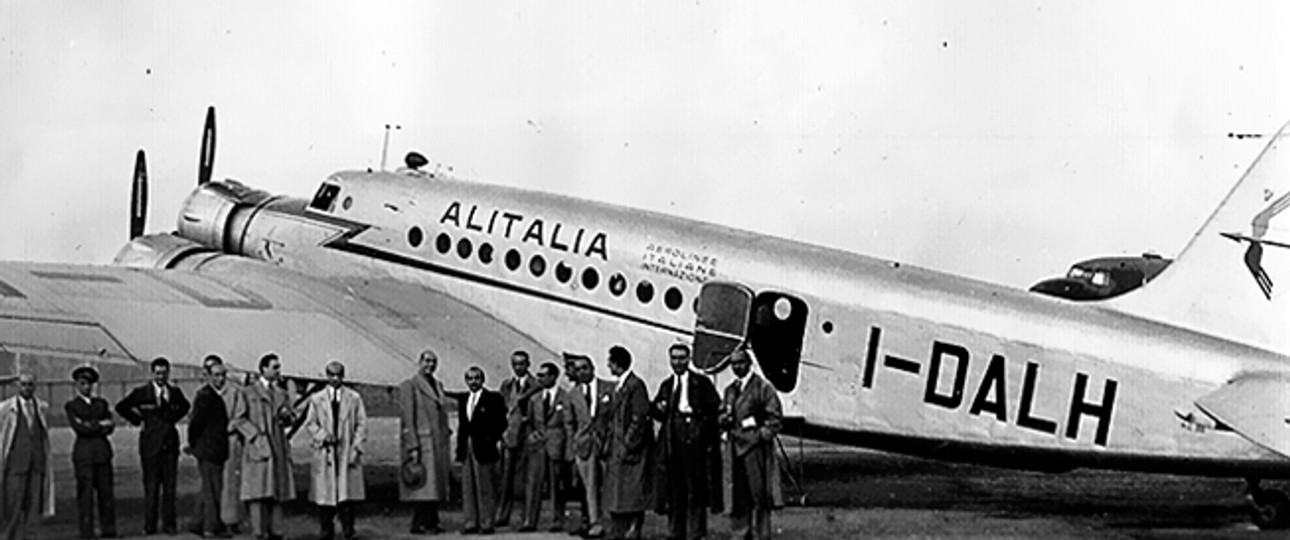 Am 5. Mai 1947 startete der erste Alitalia-Flug: Mit einer Fiat G-12 E ging es von Turin über Rom nach Catania auf Sizilien.