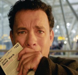 Schlangen am Check-In, nervige Mitreisende und überteuerte Verpflegung. Flughäfen die Geduld eines Passagieres gern mal strapazieren. Was nervt Sie am meisten?