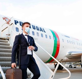 Titelträger Portugal reist bei der Euro 2020 mit einer Boeing 737-400 des maltesischen Charteranbieters Air Horizont.