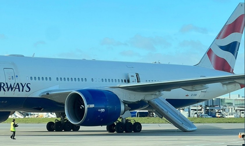 Boeing 777 von British Airways: Nun ist klar, was die Rutsche löste.
