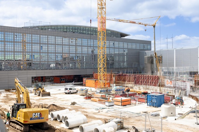 Die Baustelle für den Neubau der Gepäckförderanlage.