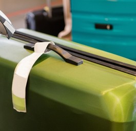 Aufgabegepäck: Immer öfter nur gegen Zusatzgebühr gestattet.