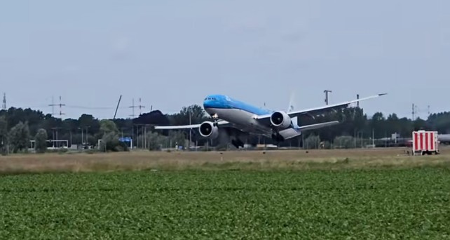 boeing 777 klm amsterdam durchstarten