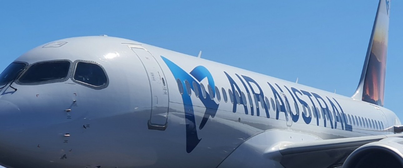Ein Airbus A220 von Air Austral: Die Airline verkauft die drei Flugzeuge wieder.
