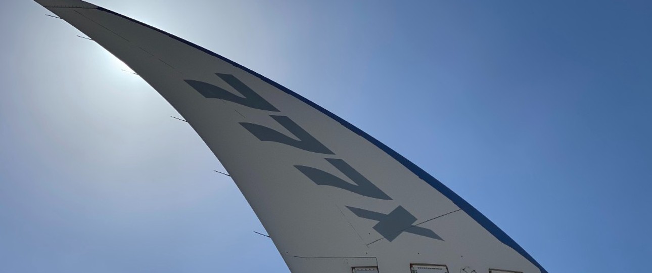 Hochgeklappte Flügelspitze der Boeing 777X.