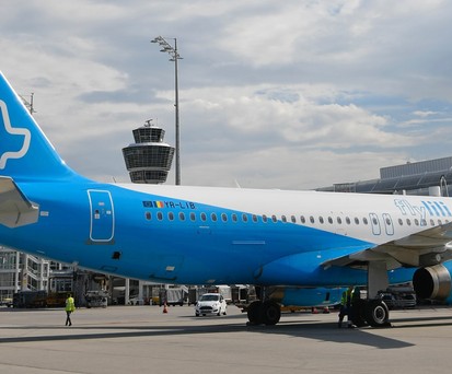 Airbus von Fly Lili am Flughafen München: DieFluglinie ist in den Fokus der rumänischen Finanzbehörden geraten.