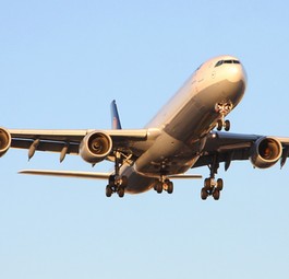 Airbus A340-600 von Lufthansa: Ein solches Flugzeug musste zwei Mal Schleifen drehen.