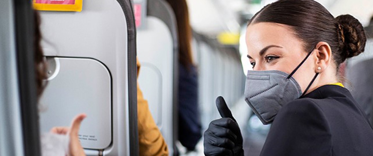 Flugbegleiterin von Vueling: Daumen hoch für die Boeing 737 max.