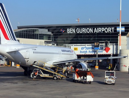 Flugzeug von Air France am Flughafen Tel Aviv: Verschieden Doppelstaatsangehörige dürfen nicht mehr nach Israel.