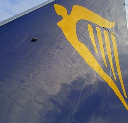 Heckflosse von Ryanair: Die Airline droht Edinburgh.