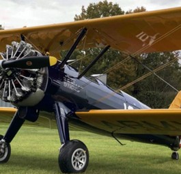 Die Boeing Spearman aus dem Jahr 1949 vor dem Unfall: Das Flugzeug kollidierte mit einer Windkraftanlage.