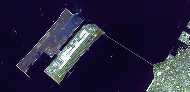 Kansai, Osaka, Japan: <span style="font-weight: 400;">Was tut man, wenn keine Kommune bereit ist, einen neuen Großflughafen auf ihrem Gebiet zu bauen? Man verlegt ihn ins Meer. Der </span><span style="font-weight: 400;">Kansai International Airport war ein Pionierwerk des Baus im Wasser.</span>