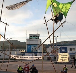 Protest am Airport St.-Gallen-Altenrhein: Anreisen Richtung Davos.