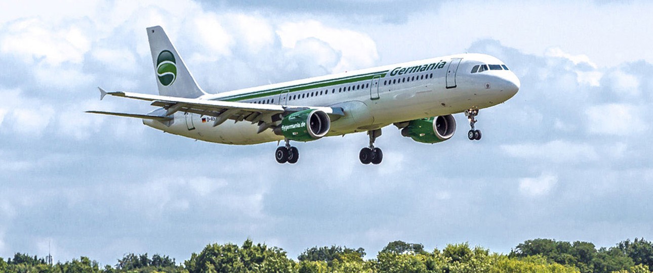 Jet von Germania: Eine Familie nahm in Bremen den falschen Flieger.
