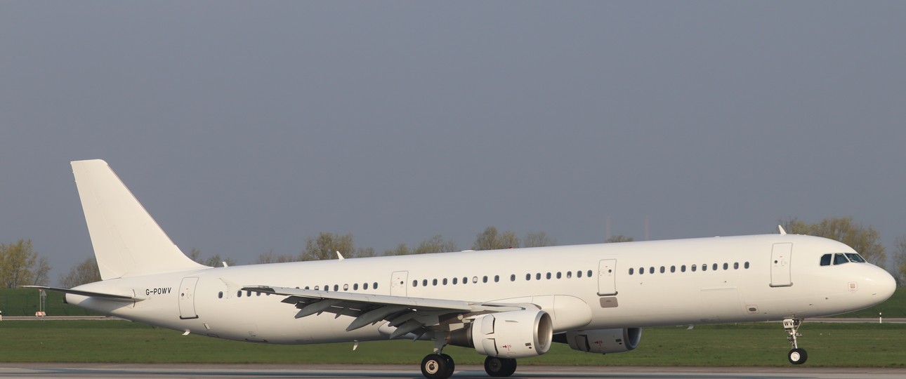 Airbus A321 von Titan Airways: Derzeit zwischen Hamburg-Finenwerder und Toulouse unterwegs.