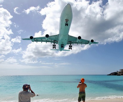 Landung in St. Maarten: Reicht es nur für ein Bild oder gibt die Marke auch finanziell etwas her?

&nbsp;