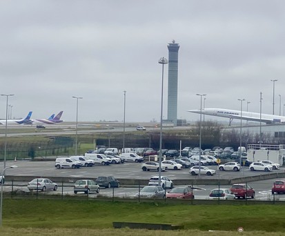 Kontrollturm am Flughafen Paris Charles de Gaulle Airport: Die französische Flugsicherung braucht Veränderung.