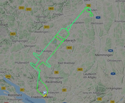 Deutscher Pilot zeichnet Spritze an den Himmel