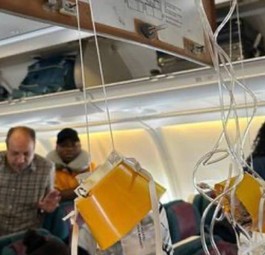 Bilder aus der Kabine von Flug QR1499: Der A330-200 wurde von scheren Turbulenzen getroffen.
