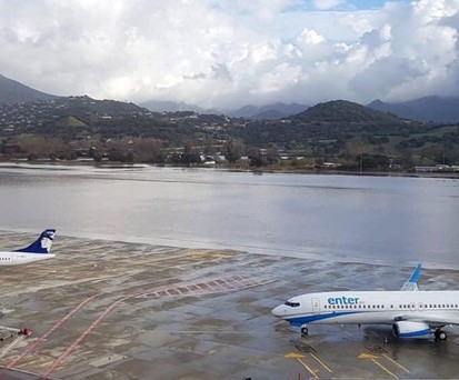 Flughafen Ajaccio: Unter Wasser.