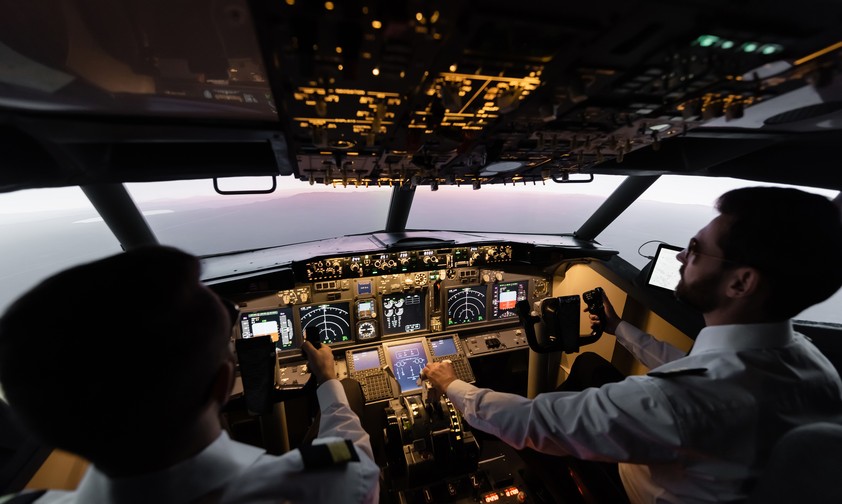 Cockpit: Die NTSB fordert längere Aufnahmezeiten des Stimmenrekorders.
