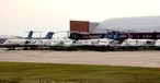 Die ehemalige Fokker 28 Flotte von Canadian Regional am Flughafen Saskatoon: Die Flugzeuge wurden zerlegt.