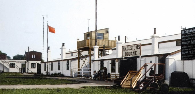 Kontrollturm des Croydon Airports: 1920 wurde der erste Kontrollturm der Welt aufgestellt.