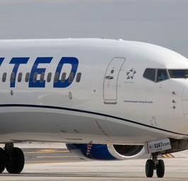 Offenes Cockpitfenster - Flugzeug von United muss umkehren
